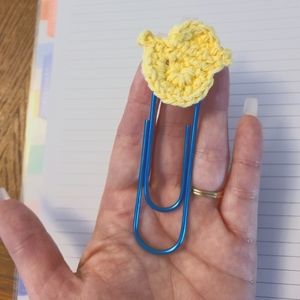 HUGE 4" Crochet "BabyChick" (Easter) Clip (holds 50 pgs)
